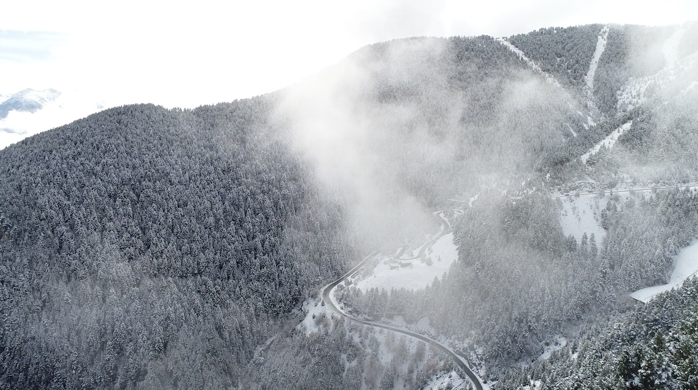 Découvrez les meilleurs paysages Ushuaia The Mountain Hotel  Arinsal