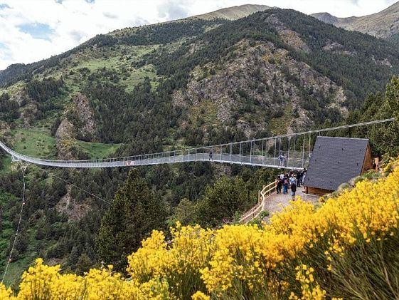 Pont tibétain et Roc del Quer à Canillo Ushuaia The Mountain Hotel Arinsal Pont tibétain et Roc del Quer à Canillo Ushuaia The Mountain Hotel Arinsal