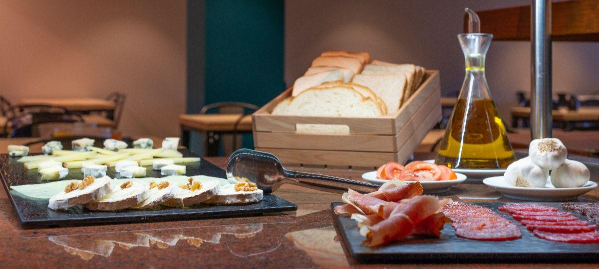 Ushuaia restaurant Buffet Ushuaia The Mountain Hotel Arinsal Ushuaia restaurant Buffet Ushuaia The Mountain Hotel Arinsal